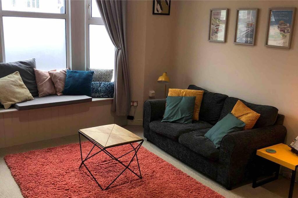 Charming, Bright, Hilltop Apartment. Hastings Extérieur photo